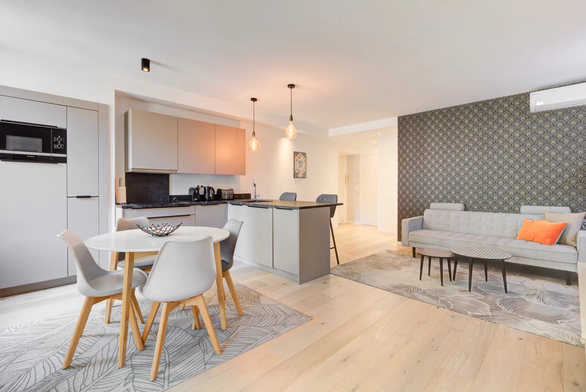 Appartement La Perle, Cannes — sample exterior (placeholder)